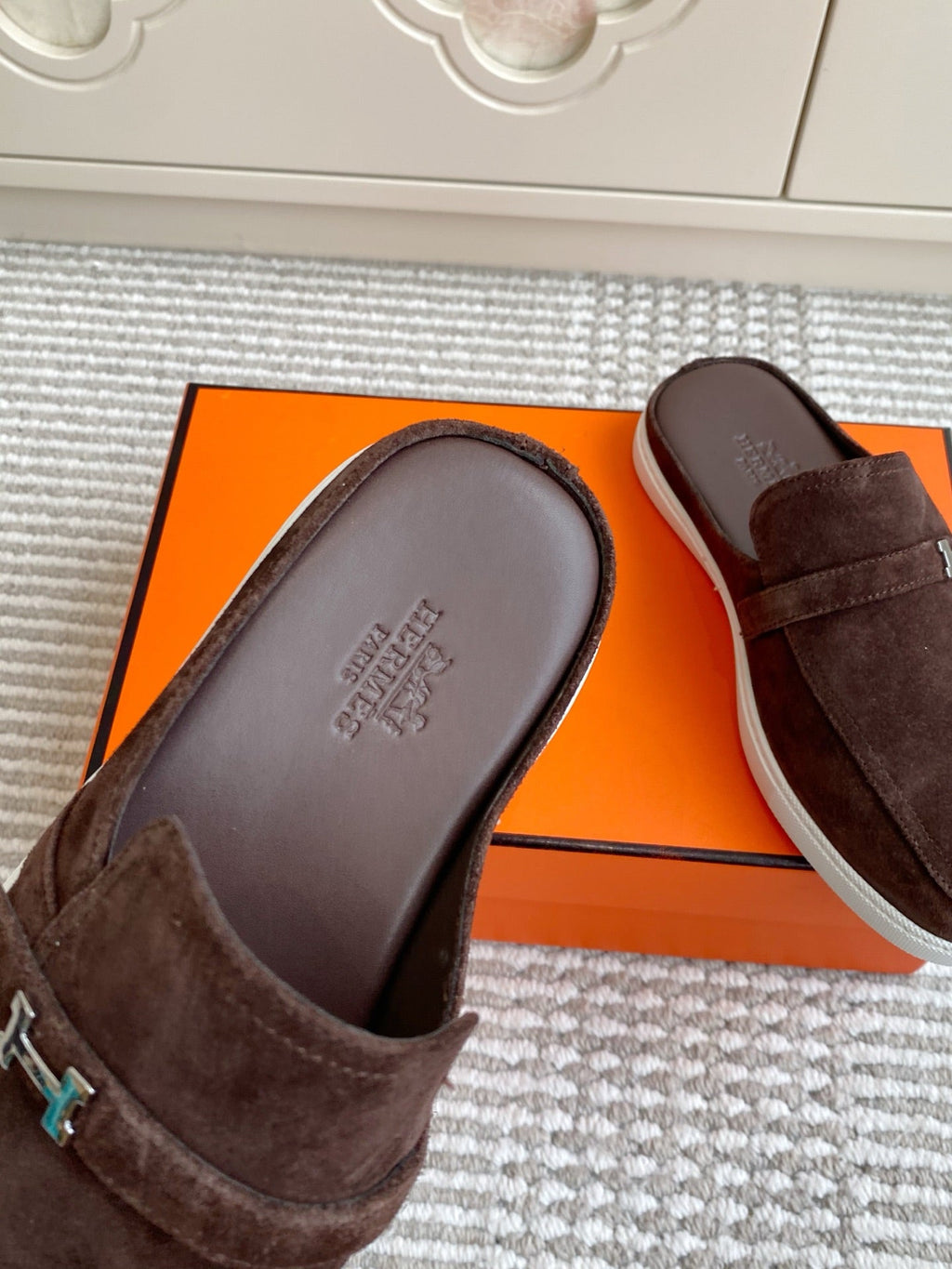 25S MULES IN DARK BROWN SUEDE WITH SILVER HARDWARE